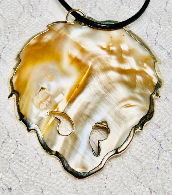 14k freshwater shell pendant necklace Blister pea… - image 7