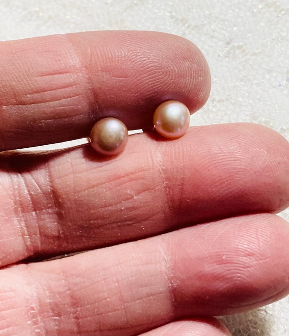 Sterling & pink cultured button pearl earrings. 7… - image 4