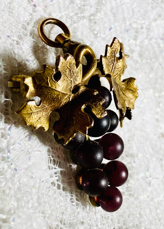 Georgian 15k & pinchbeck grape cluster brooch. 15… - image 3