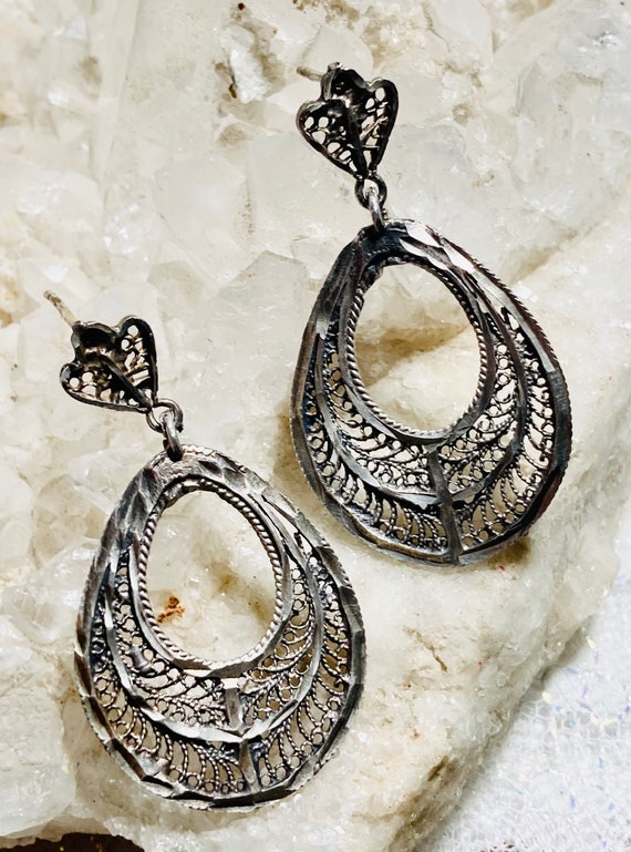Antique Victorian sterling silver teardrop dangle cannetille filigree sicilian earrings.