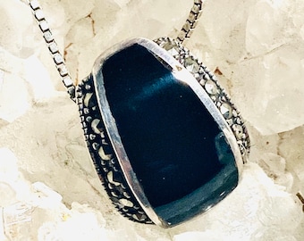 Antique Art deco pendant in sterling silver & black onyx.