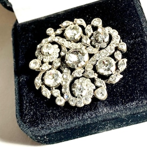 Antique Georgian era strass glass paste brooch in 900 silver.