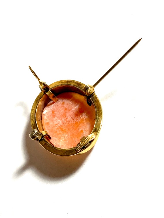 Antique Edwardian conch shell cameo brooch. - image 9