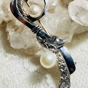 Edwardian pearl & sterling brooch. Antique sterling silver brooch pin. Antique era 1901-1914. Gift for her.