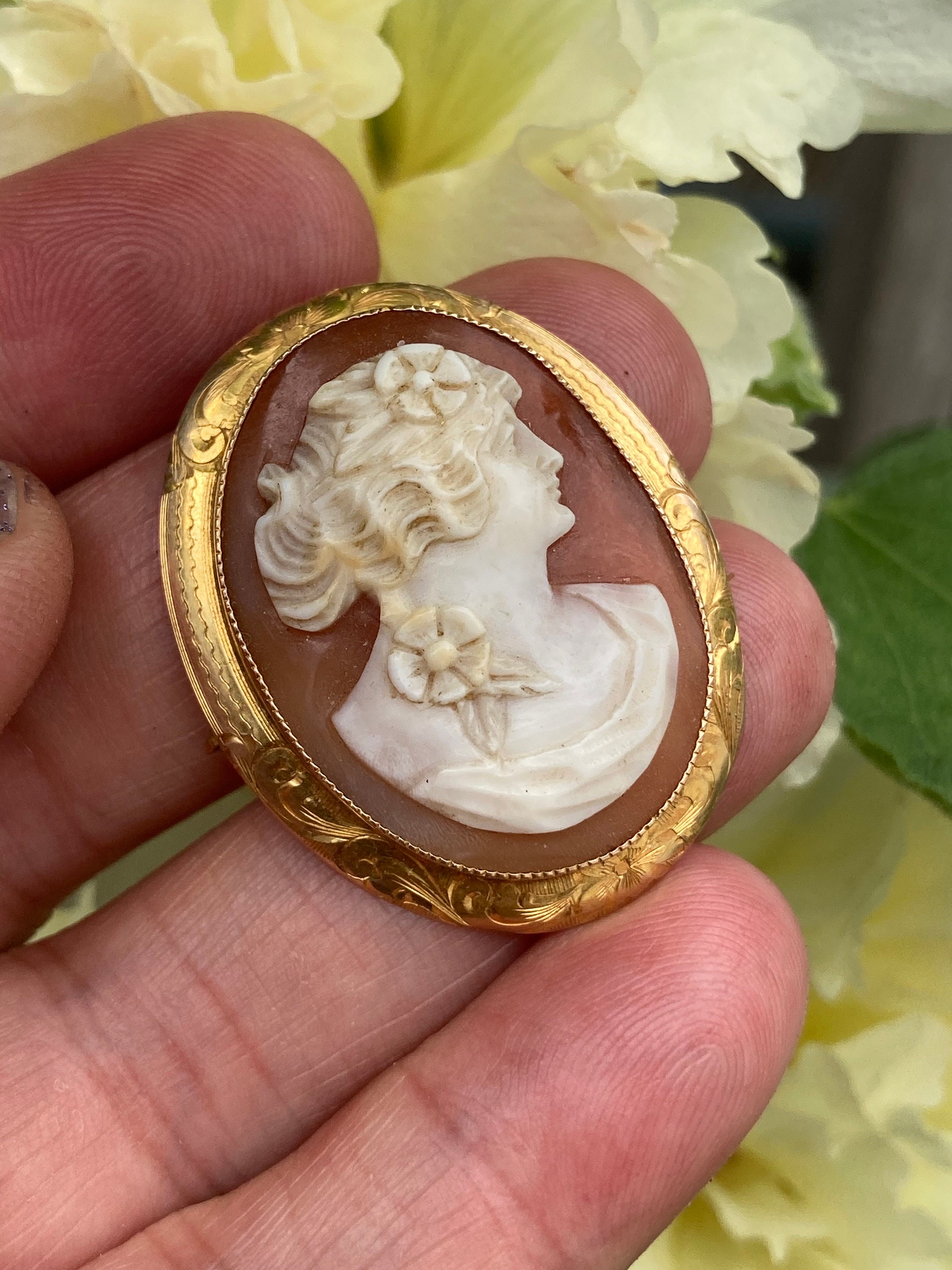 Antique Victorian 10K Solid Gold Cameo Brooch Hand Carved Conch Shell Pendant Combo. Authentic Antique Cameo in Museum Quality