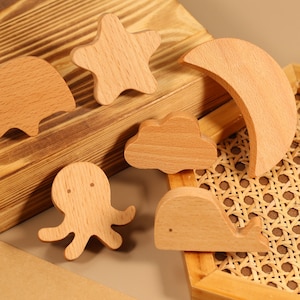 Safari Animal Cabinet Handles Knobs, Beech Kid room Drawer dresser Handle Pull, Wooden animal knobs for nursery drawers, wood door hook knob
