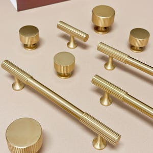 Modern Brass Stripe handle knob, drawer knob handles, dresser handle, round cabinet knobs, dresser knob, Wardrobe pull knobs, Door Pull
