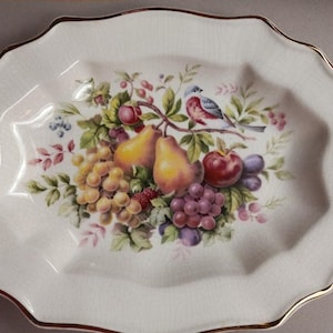 Vintage Avon Enoch Wedgewood serving plate fruit themed 22 ct. gold trim 1976