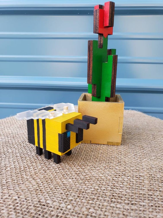 if you guys want to make a papercraft Minecraft bee like me