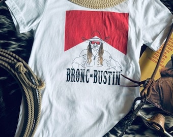 Western Grafik T, Cowgirl T-Shirt, Cowboy Grafik T, Pferdeliebhaber T-Shirt, lustiges Erwachsenes T-Shirt, Pro Rodeo