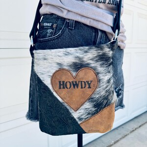 Bolso bandolera estilo western de piel de vaca