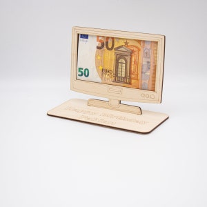 Geldgeschenk Fernseher aus Holz personalisiert Bild 2