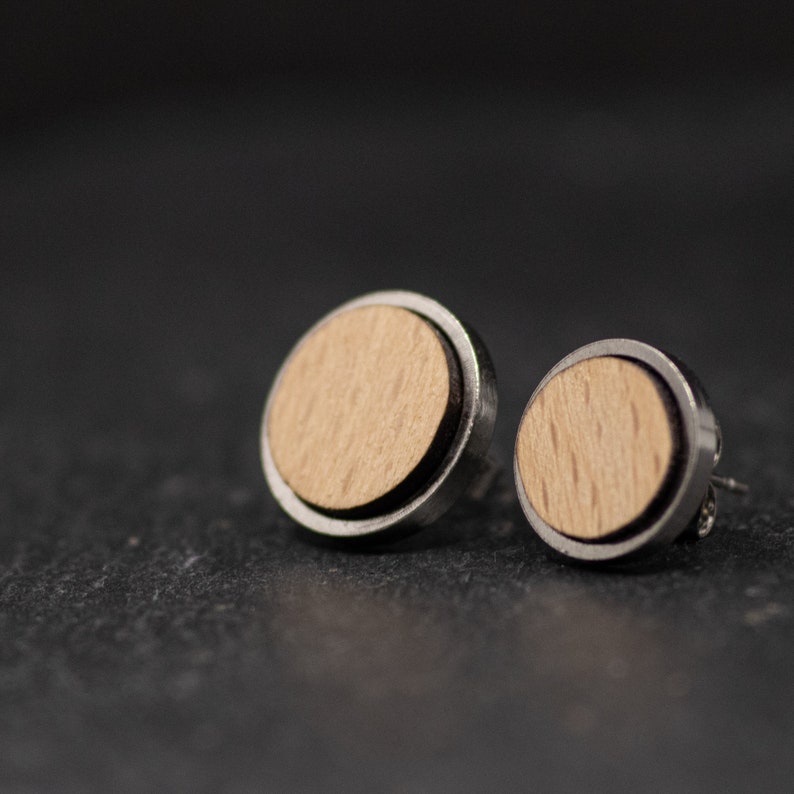 Elegant wood stud earrings with stainless steel border round wood color selectable diameter 14 mm or 12 mm