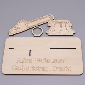 Geldgeschenk Kettensäge mit Baum aus Holz personalisiert Bild 9