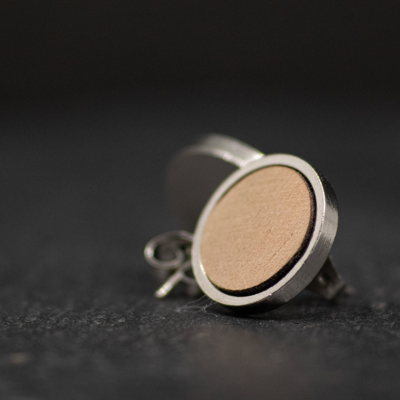 Elegant wood stud earrings with stainless steel border round wood color selectable diameter 14 mm or 12 mm