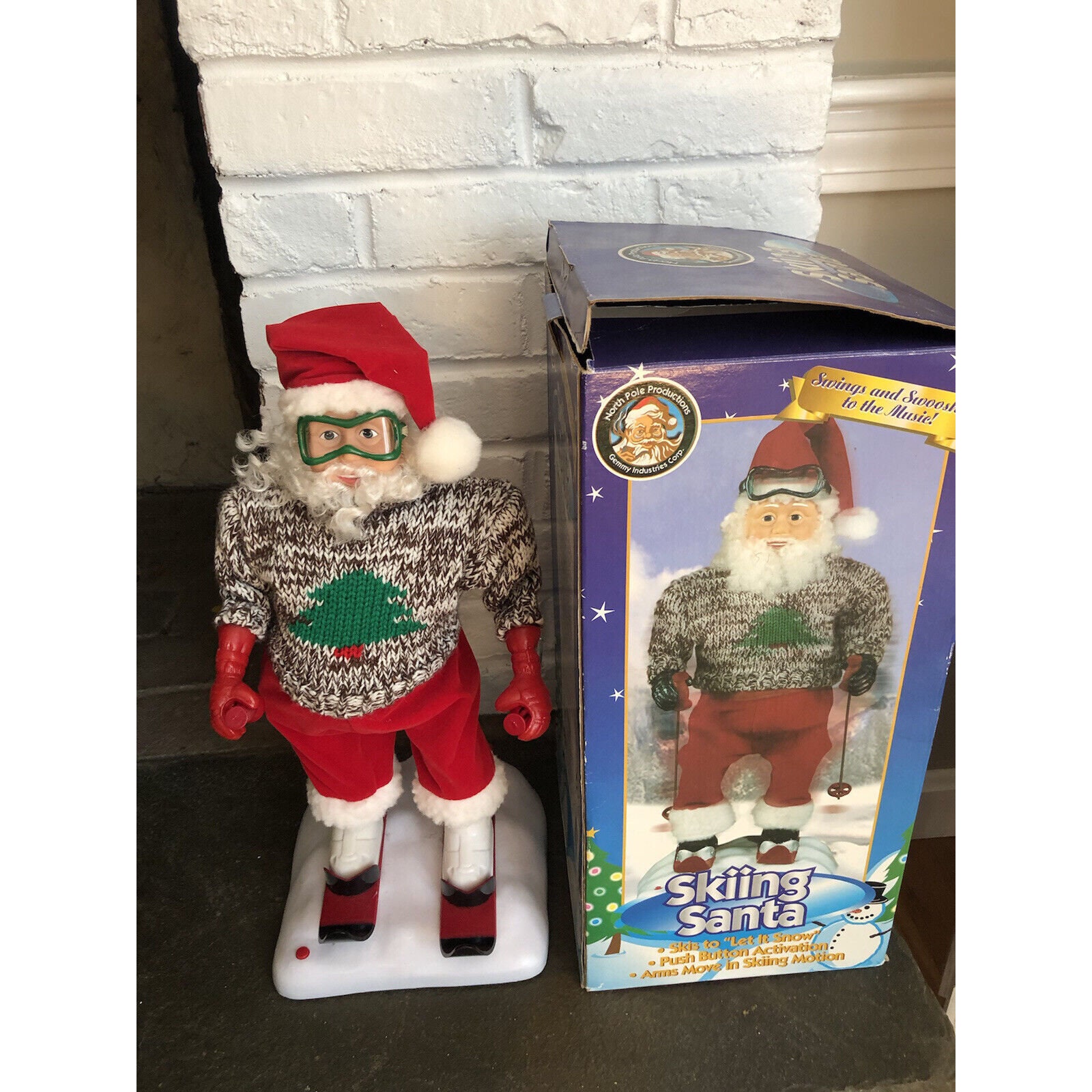 Gemmy Musical & Animated Christmas santa in teacups ride CH8395