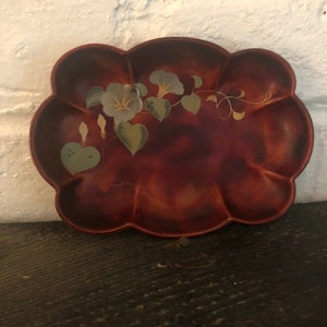Maruni  Hand Painted Lacquerware Small Ruffled Edge 6&#39; Dish  Red Black Japan