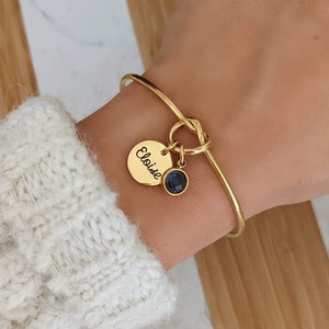 Bracciale rigido con medaglie da incidere in acciaio inossidabile e pietra portafortuna Bracciale personalizzato, Regalo nascita, Regalo mamma immagine 1