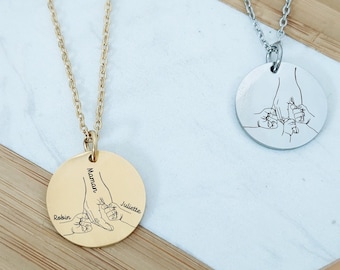 Personalized necklace with mother&#39;s and child&#39;s hands to engrave • Birth necklace, Birth gift, Mom gift, Valentine&#39;s Day, Mother&#39;s Day