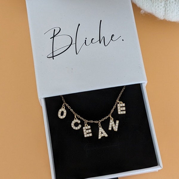 Collier personnalisé avec lettres zircon pour composer un prénom • Collier prénom, Cadeau naissance, collier maman ou naissance