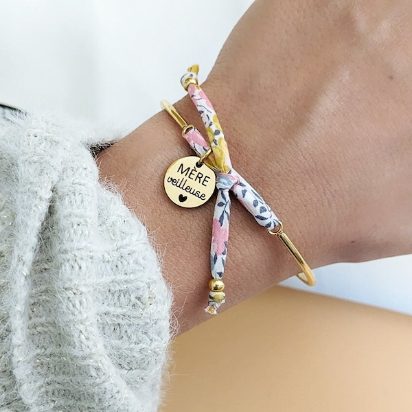 Bracelet jonc à personnaliser avec médaille à graver et liberty• Bracelet prénom, Cadeau naissance, Cadeau maman