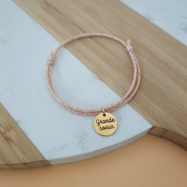 Bracelet personnalisé en cordon coton liberty avec médailles dorées à graver Bracelet prénom, Cadeau naissance Cadeau maman Fête des mères image 2