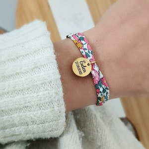 Bracelet personnalisé en cordon coton liberty avec médailles dorées à graver Bracelet prénom, Cadeau naissance Cadeau maman Fête des mères image 5