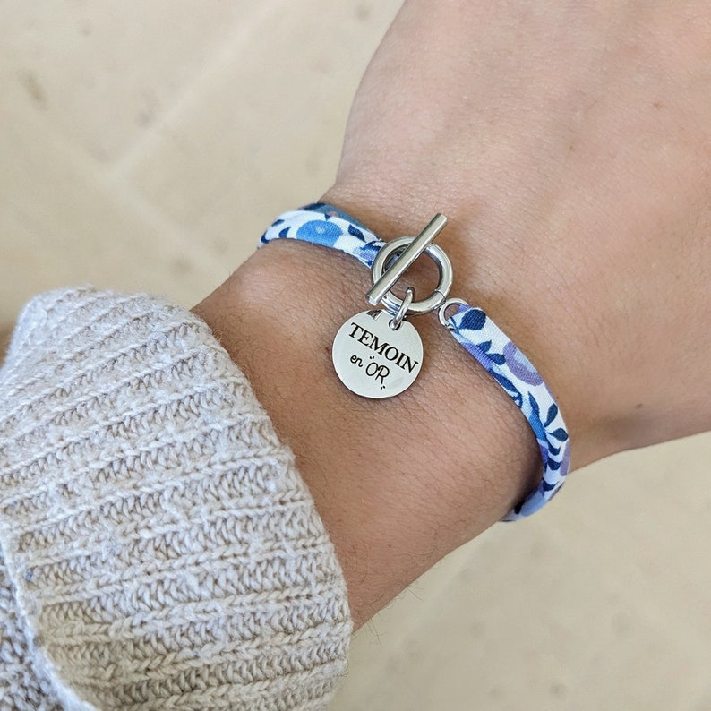 Bracelet personnalisé en cordon coton liberty avec médailles à graver et fermoir Bracelet prénom, Cadeau naissance, maman Fête des mères image 2