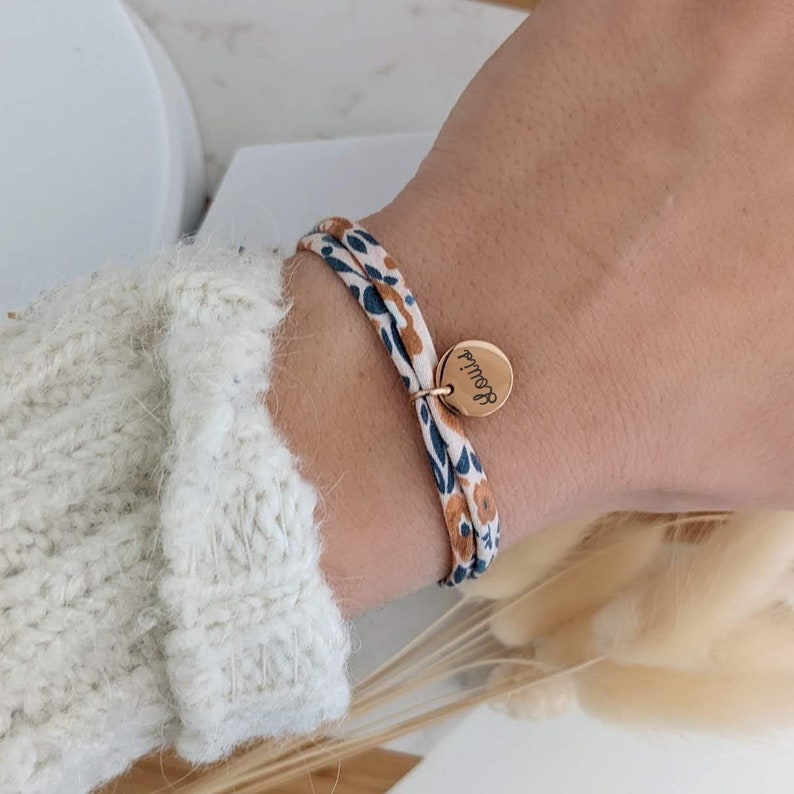 Pulsera de cordón de algodón de libertad personalizada con medallas de oro rosa para grabar Pulsera de nombre, regalo de nacimiento, regalo del Día de la Madre imagen 4