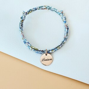 Bracelet personnalisé en cordon coton liberty avec médailles à graver or rose Bracelet prénom, Cadeau naissance, Cadeau fête des mères image 3