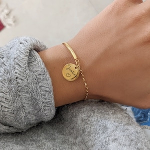 Bracelet demi-jonc et chaîne avec médaille à graver en acier inoxydable Bracelet personnalisé, Cadeau naissance, Cadeau maman imagem 3