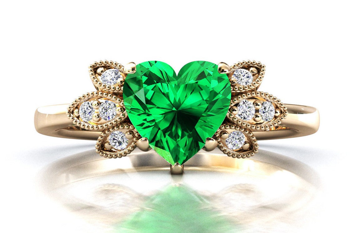 Vintage Emerald Engagement Ring Heart Shaped Emerald Wedding Etsy