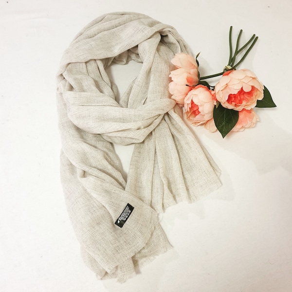 Pashmina Cashmere wool mix/ light weight/ Natural white color/ thin 1ply weave/ soft and warm shawl