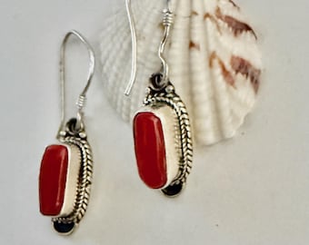 Orecchini pendenti in argento sterling con corallo rosso / Gioielli con pietre preziose fatti a mano