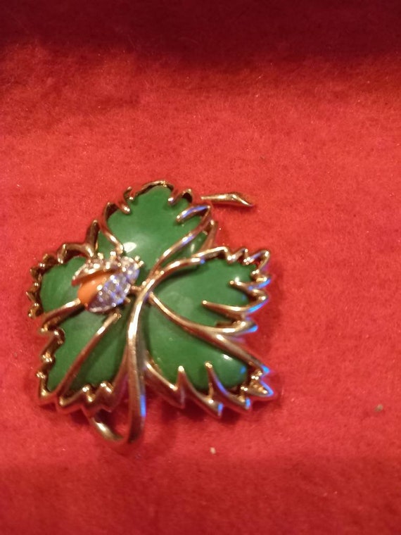 Beautiful Emerald Green Enamel goldtone Leaf and … - image 5