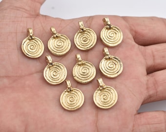 13 mm - 12 pezzi Ciondoli in ottone grezzo, pendenti tribali a spirale in ottone, ciondoli etnici, pendenti boho per la creazione di gioielli e micro macramè