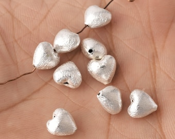 8mm - 14 Stück versilberte Herzform Perlen, gebürstet Finish, Schmuckzubehör, Metallteile
