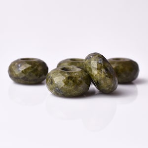 Cuentas de piedras preciosas de dálmata verde con agujeros grandes