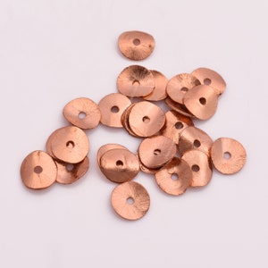 Kupferperlen 10 mm -25 Stück Kupfer gewellte Scheiben, Kartoffel Disk Spacer, Waffe Spacer Kupfer überzogen für die Schmuckherstellung, Metall Spacer Perlen
