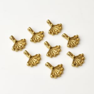 9mm - 20pcs Raw Brass Tribal Flower Charms , Tribal Flower Pendants , Boho Charms , Nature Pendants For Jewelry Makings And Macrame
