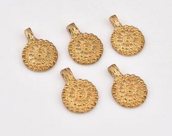 11 mm - 10 breloques fleurs tribales en laiton brut, pendentifs circulaires fleurs tribales, pendentifs bohèmes pour la fabrication de bijoux et macramé