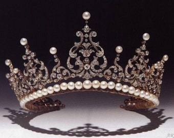 Royal Bridal Tiara With 35 ct Diamond 30 ct Pearl Silver Tiara