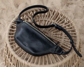 Full grain leather Fanny pack - Top grain Leather belt bag - Crossbody waist purse - Bum bag in soft full grain leather