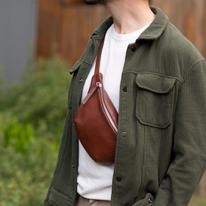 Bauchtasche - Gürteltasche aus Leder - Umhängetasche - Sling Bag