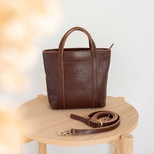 Full grain leather bag. Shoulder bag. Crossbody leather bag.