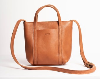 Full grain leather small shoulder bag - Slow fashion - Handmade small tote bag