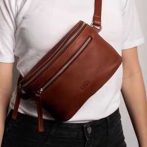 Leather fanny pack. Full grain leather. Vegetable tanned leather. Top grain leather belt bag.