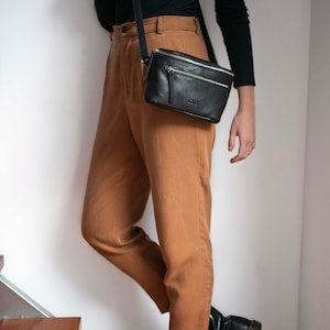 Leather fanny pack. Full grain leather. Vegetable tanned leather. Top grain leather belt bag.