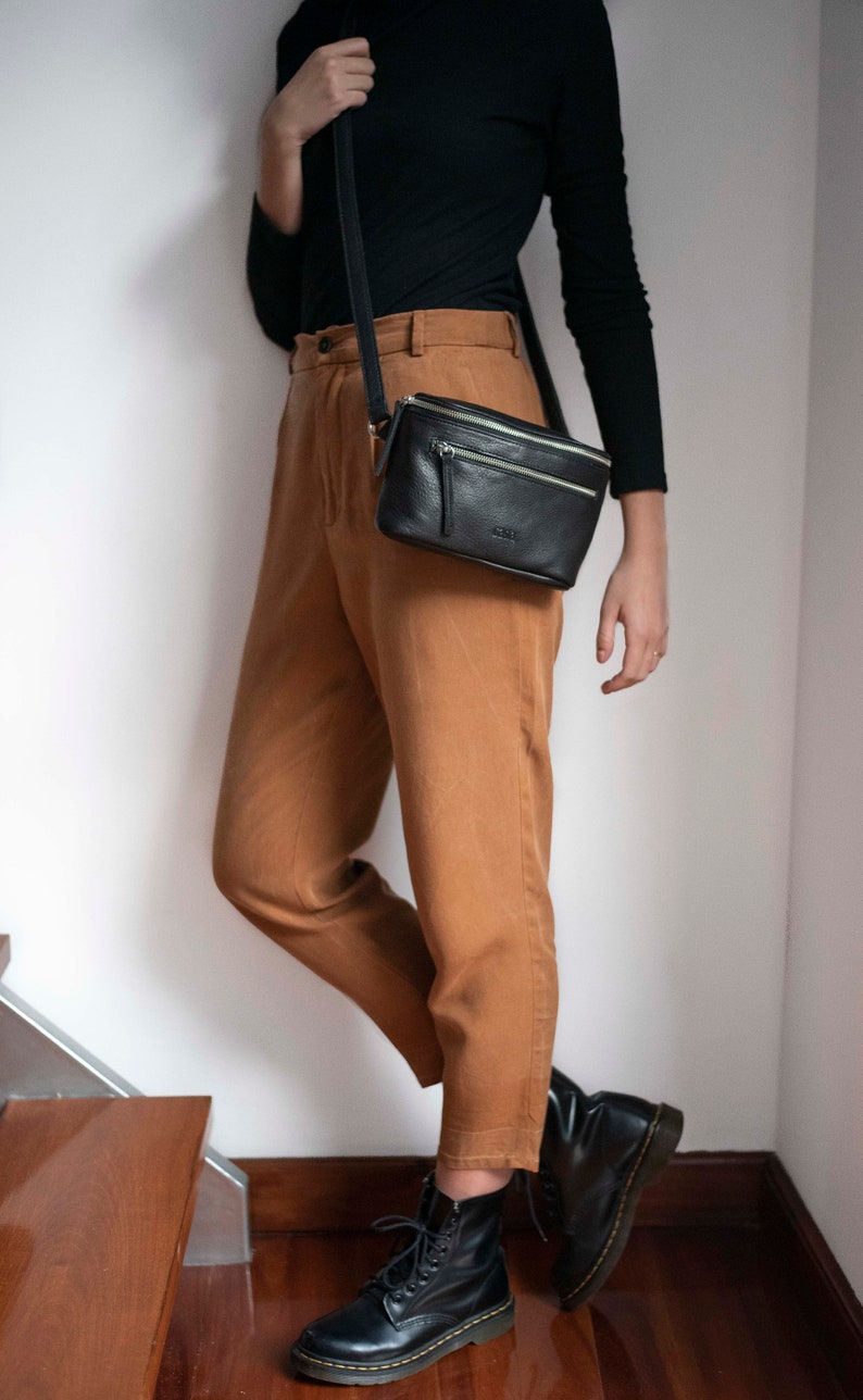 Leather fanny pack. Full grain leather. Vegetable tanned leather. Top grain leather belt bag.