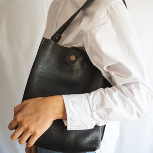 Full grain leather bag. Shoulder bag. Crossbody leather bag. Leather purse.